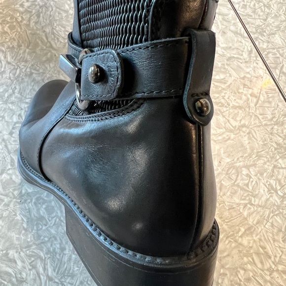 Aquatalia black knee high woven and leather, lug sole riding boots. Sz 7.5 - Picture 7 of 11